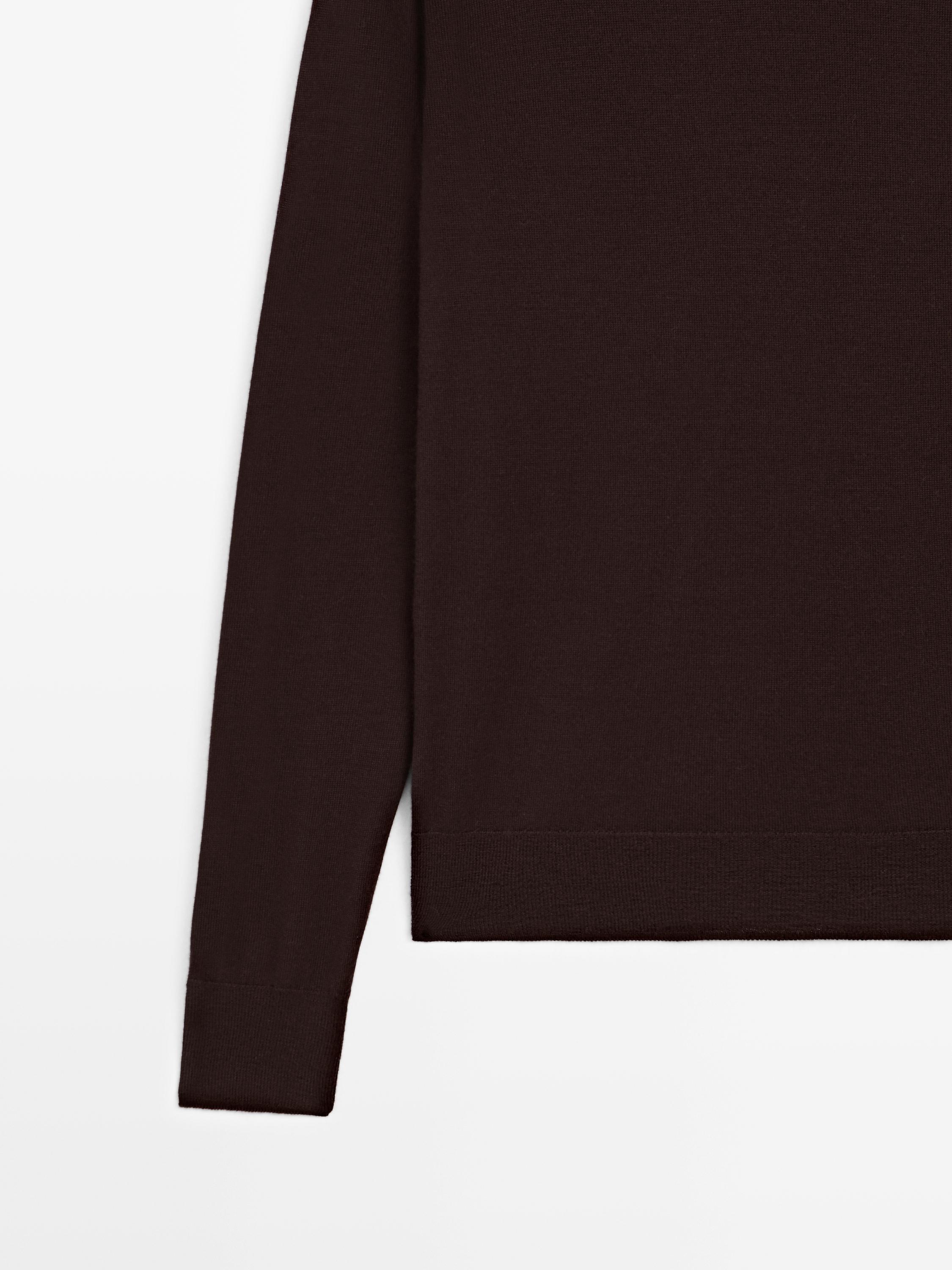 100% wool fine knit crew neck sweater